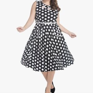 Women's 1950s Vintage Polka Dot Swing Dress with belt